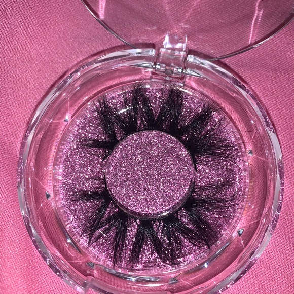 Nally  - mink eyelashes - Picture 1 of 2